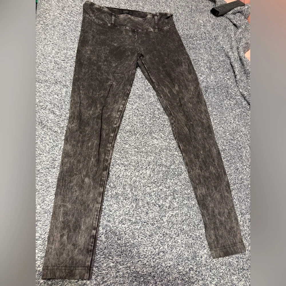 Talula Charcoal Acid Wash leggings Size M - Picture 2 of 8